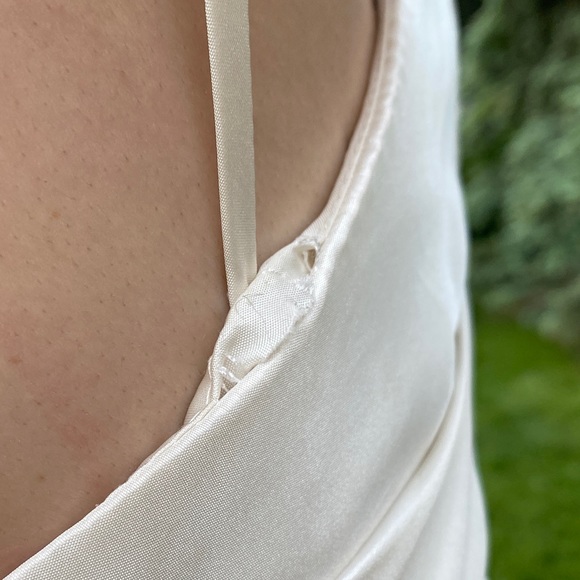 Mikaella Wedding Gown - Ivory - size 4 - Picture 5 of 5